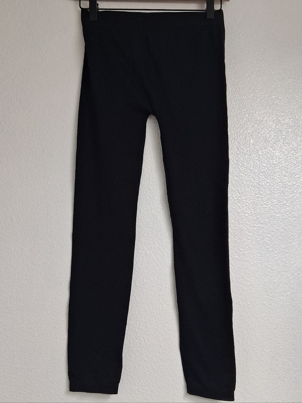 NEW apt. 9 Modern Essentials Black Leggings    Size M